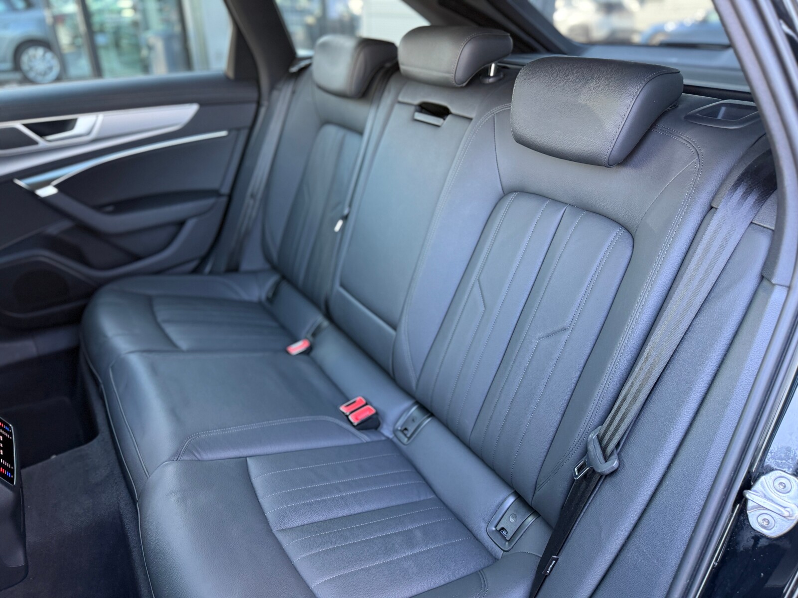 Audi A6 Avant - zdjęcie 12