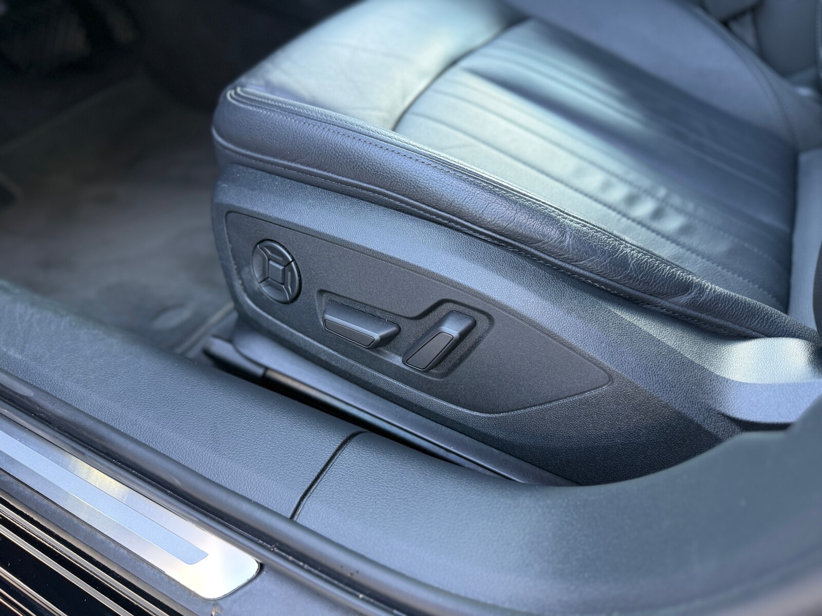 Audi A6 Avant - zdjęcie 18