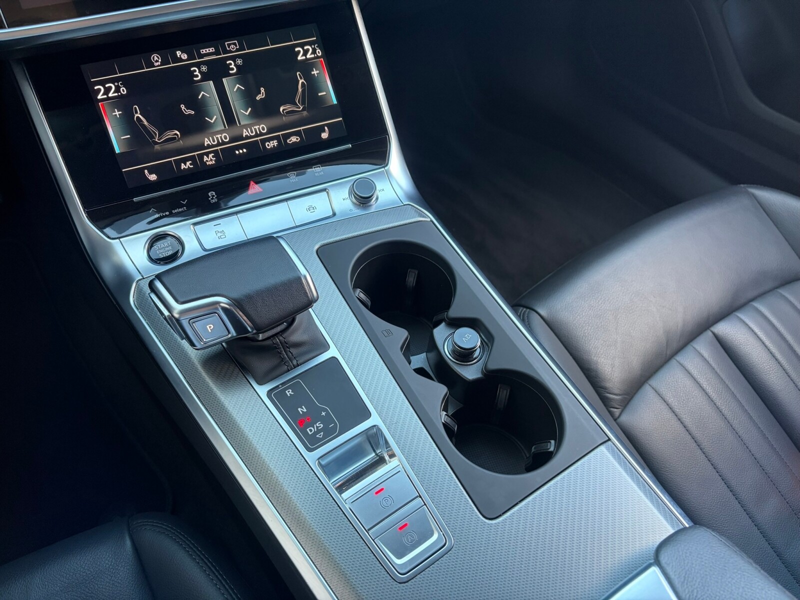 Audi A6 Avant - zdjęcie 26