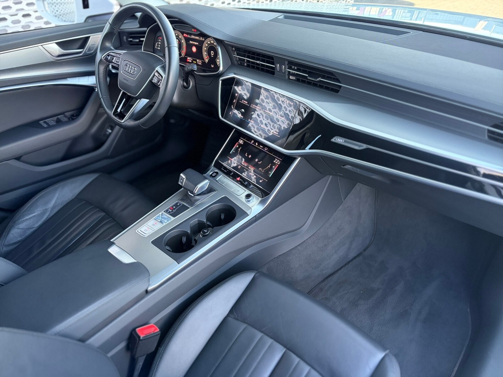 Audi A6 Avant - zdjęcie 16