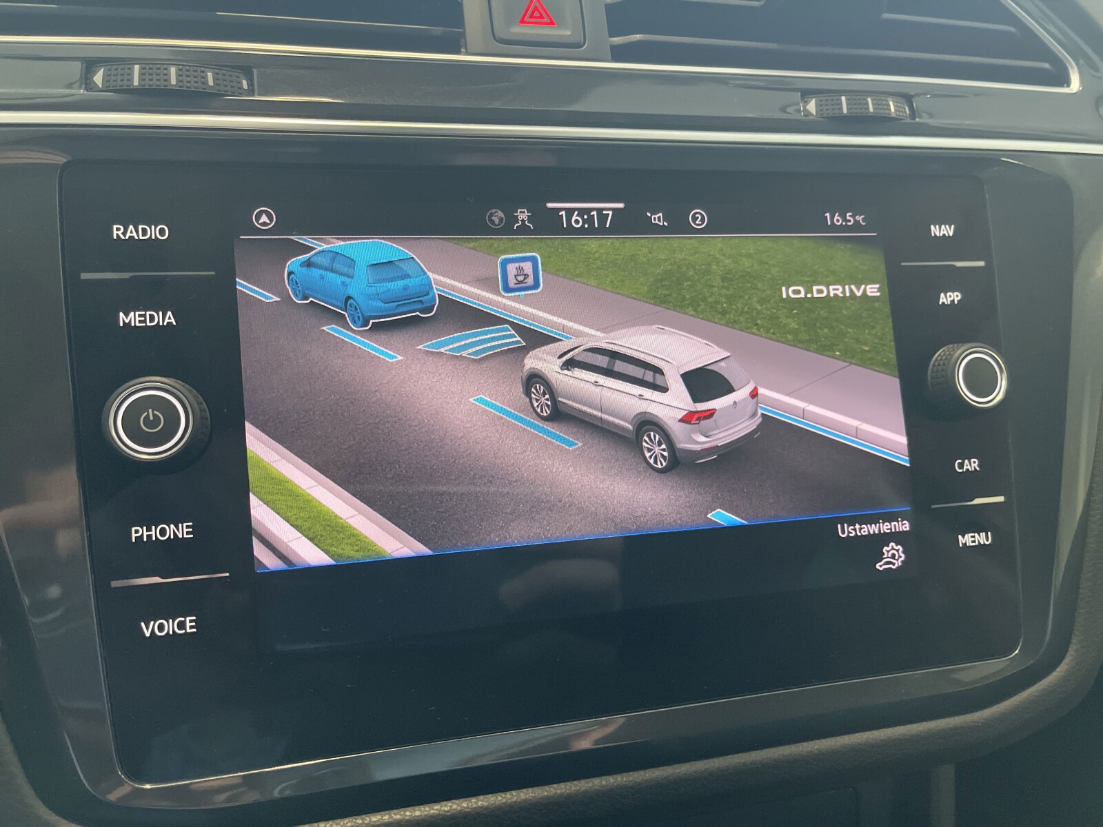 Volkswagen Tiguan - zdjęcie 18