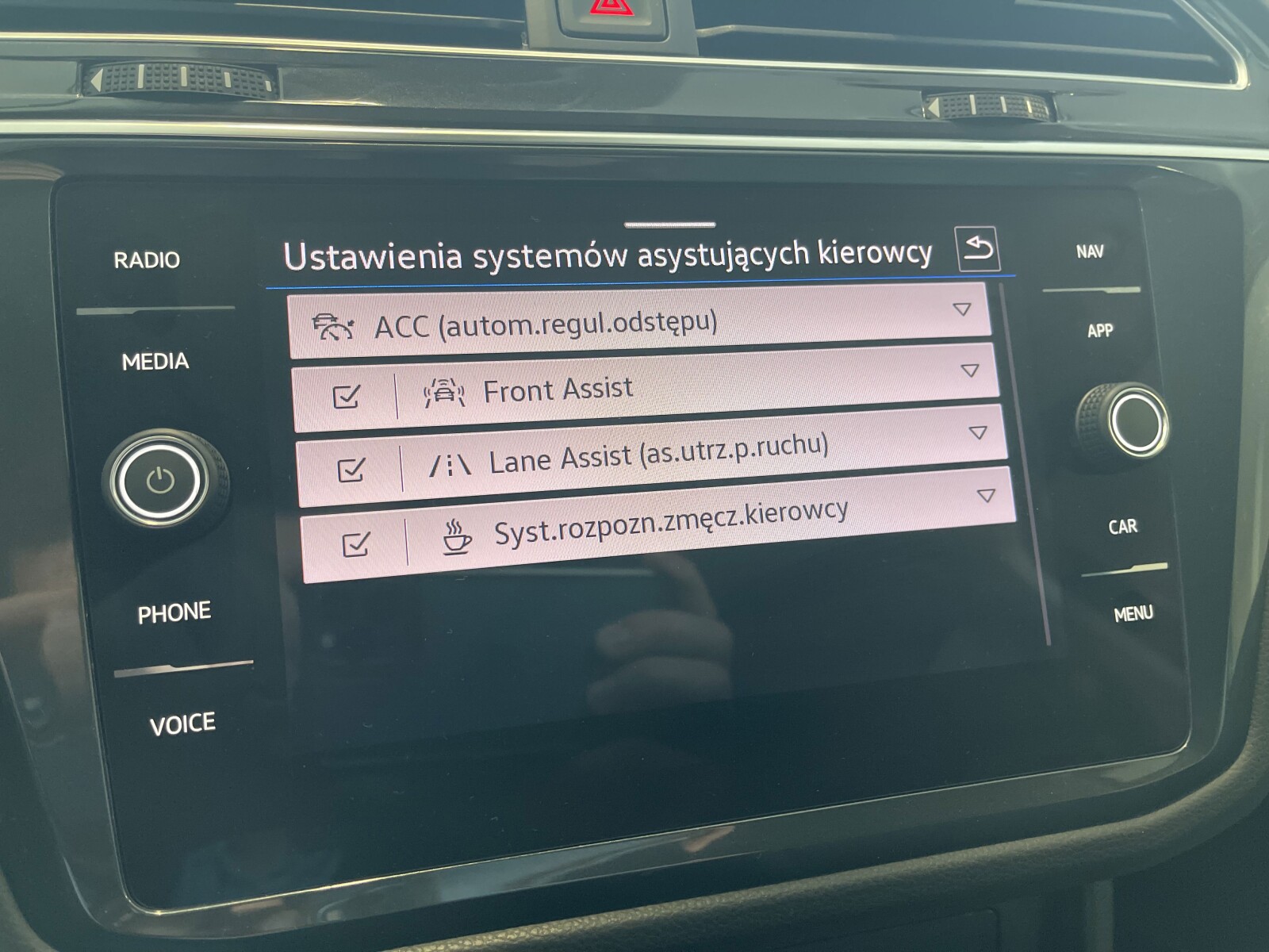 Volkswagen Tiguan - zdjęcie 19