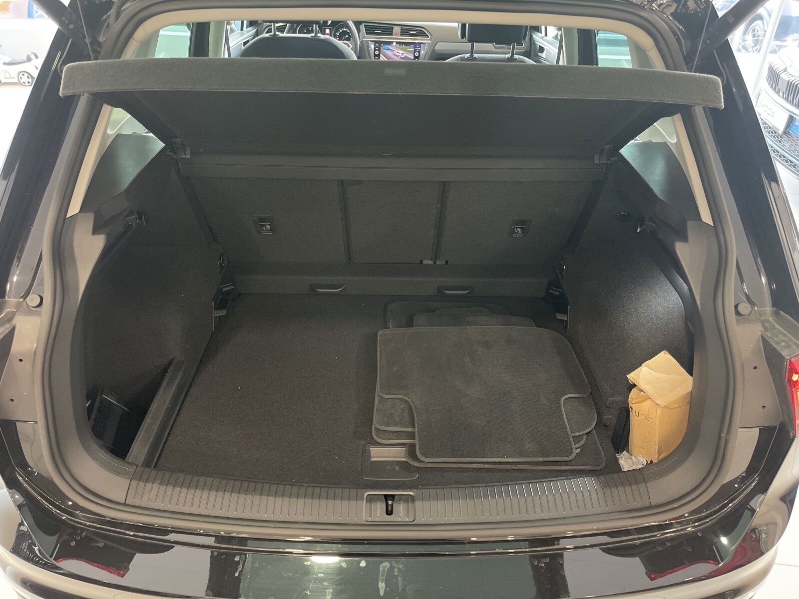 Volkswagen Tiguan - zdjęcie 29
