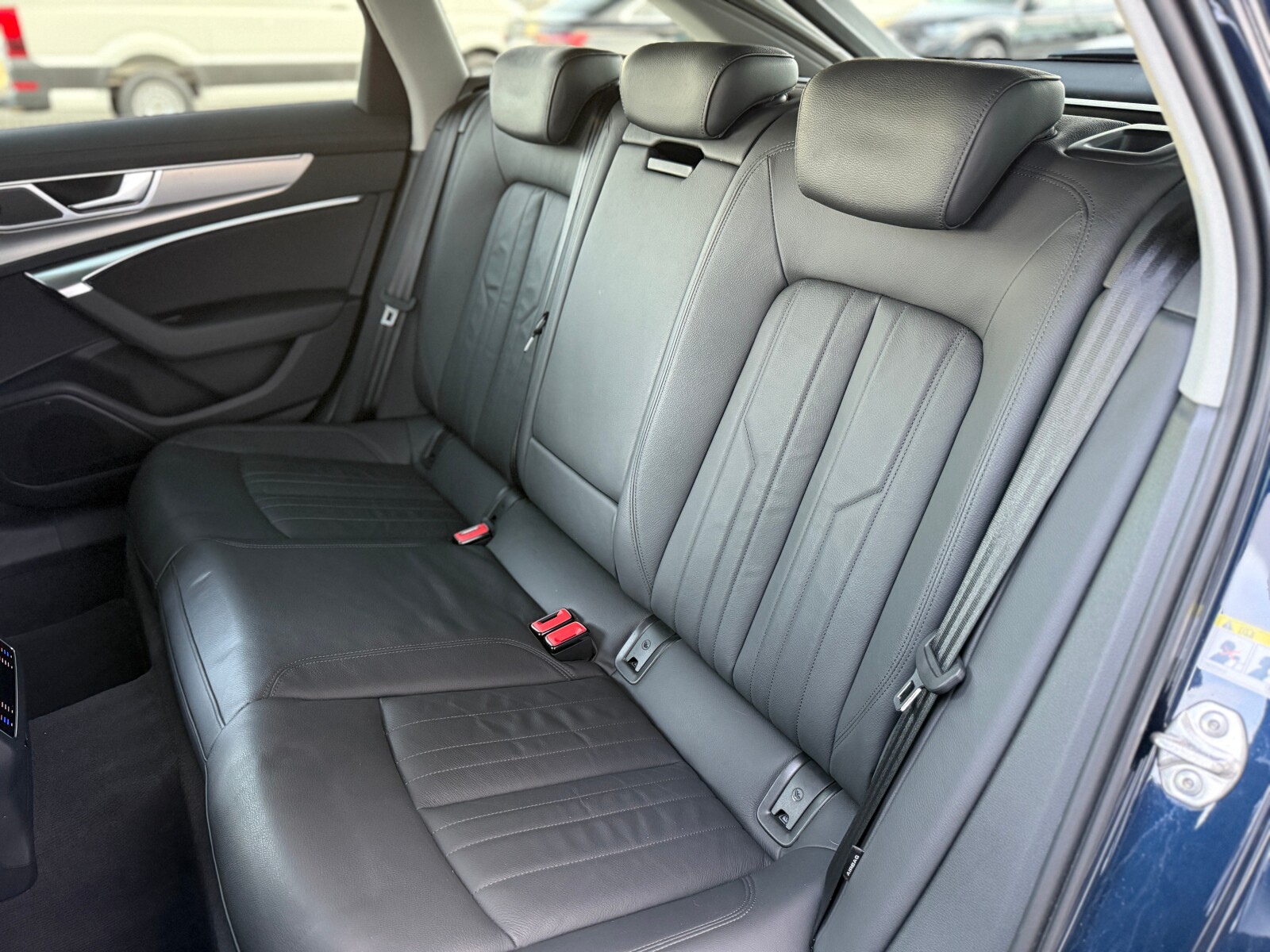 Audi A6 Avant - zdjęcie 13