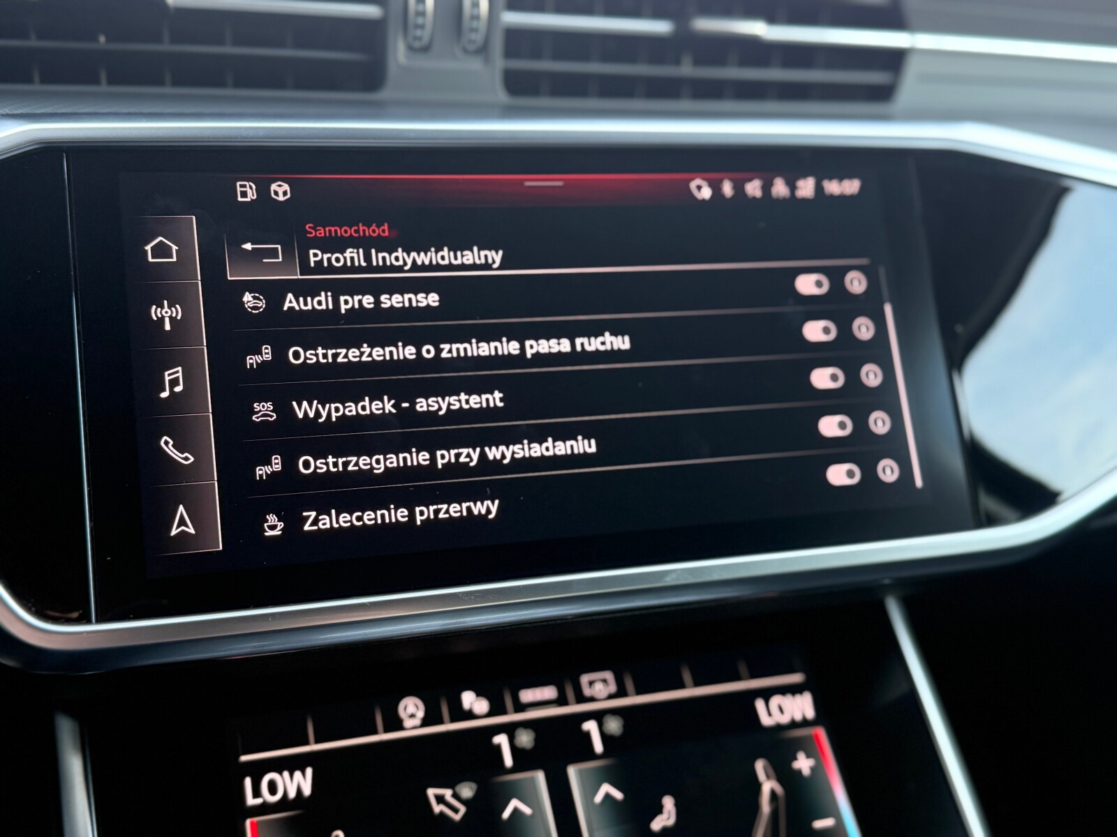 Audi A6 Avant - zdjęcie 37