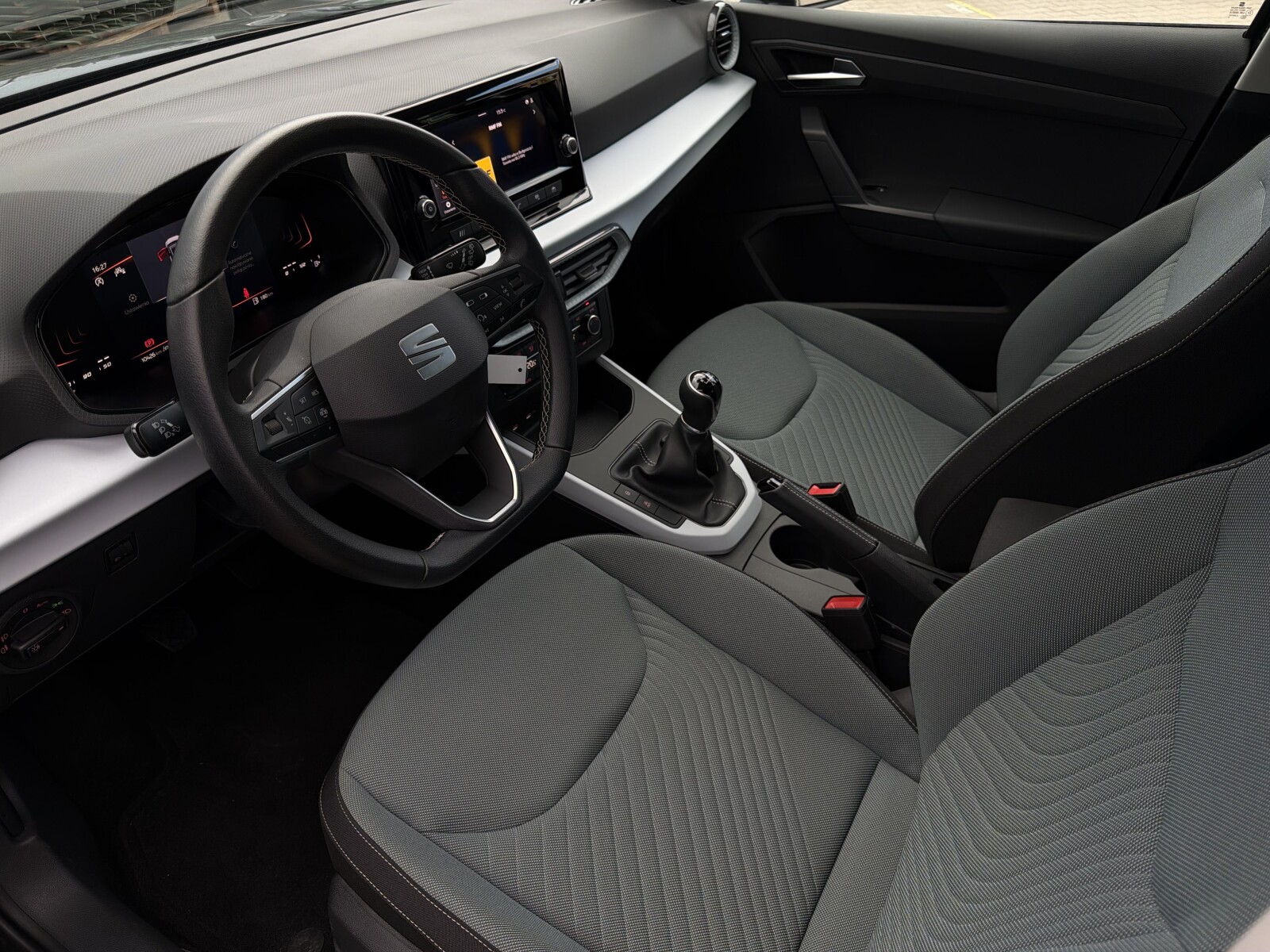 Seat Arona - zdjęcie 10