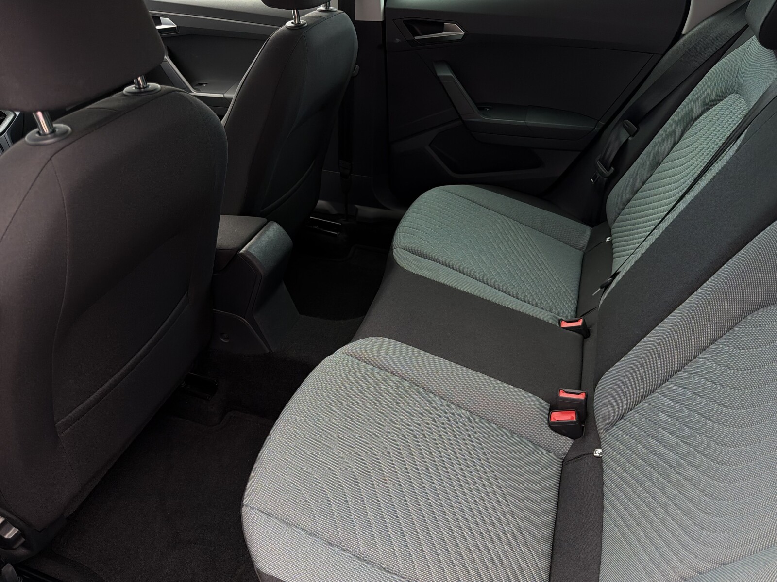Seat Arona - zdjęcie 18