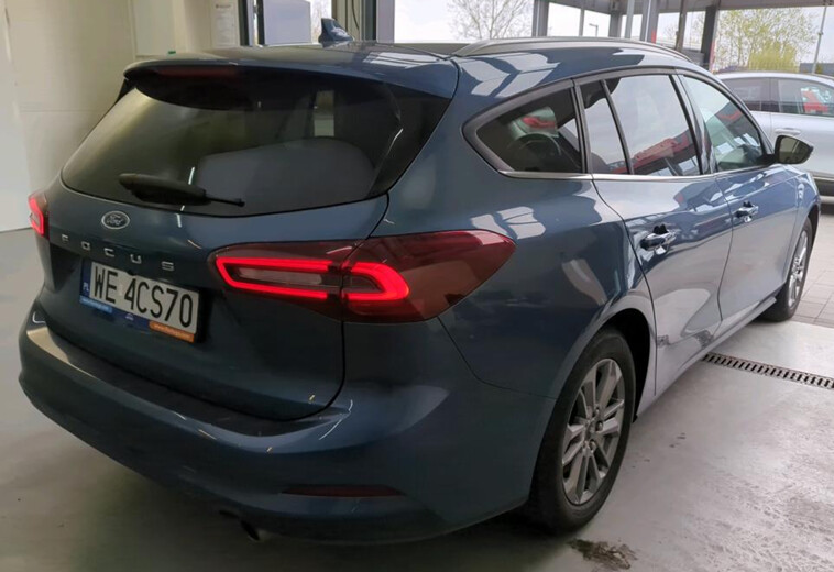Ford Focus - zdjęcie 2