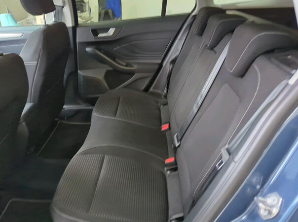 Ford Focus - zdjęcie 7