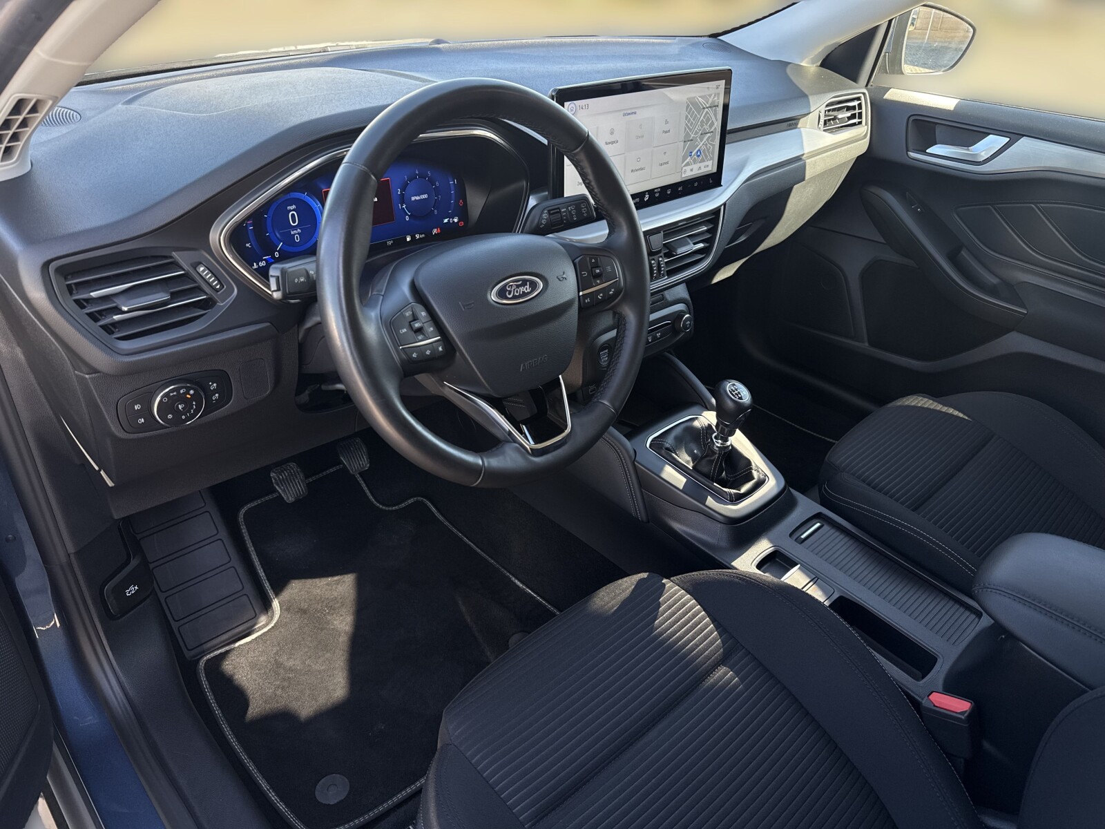 Ford Focus - zdjęcie 9