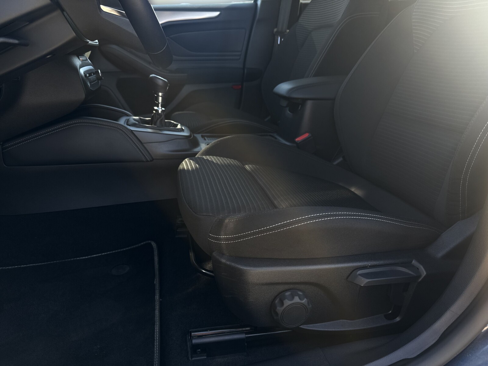 Ford Focus - zdjęcie 12