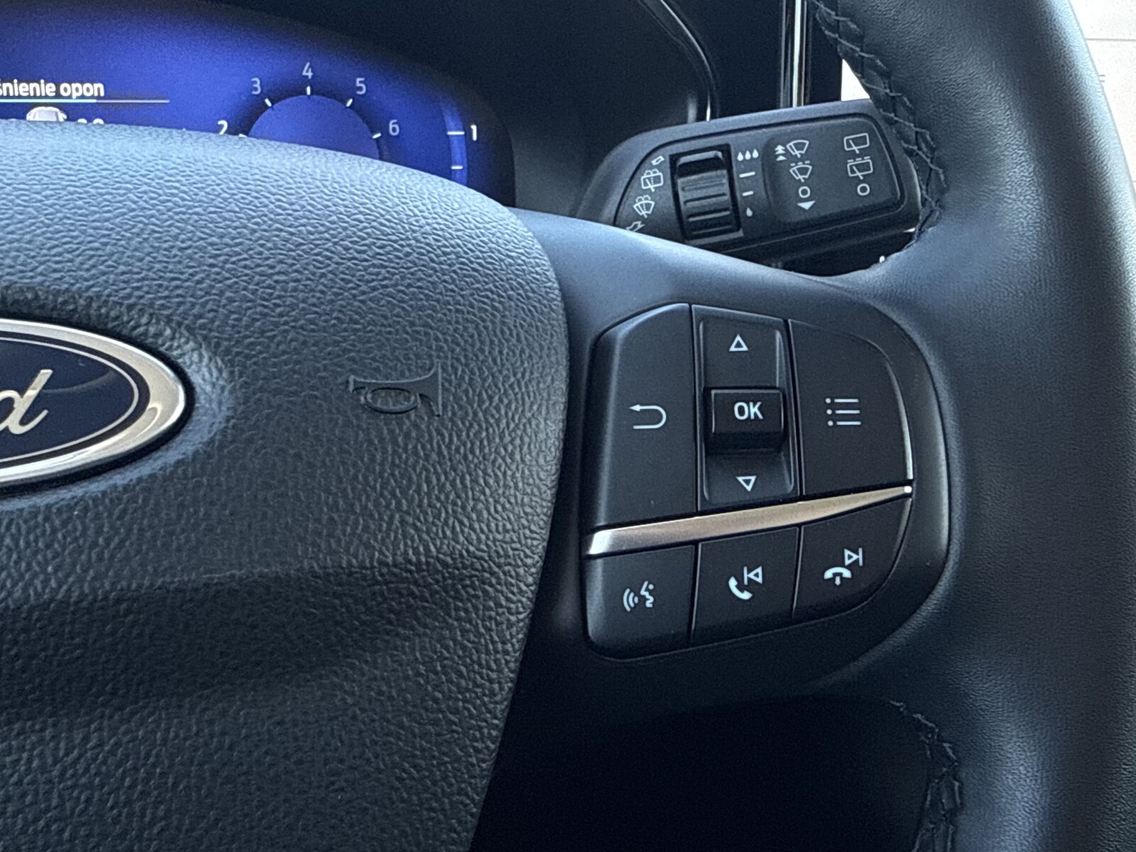 Ford Focus - zdjęcie 22
