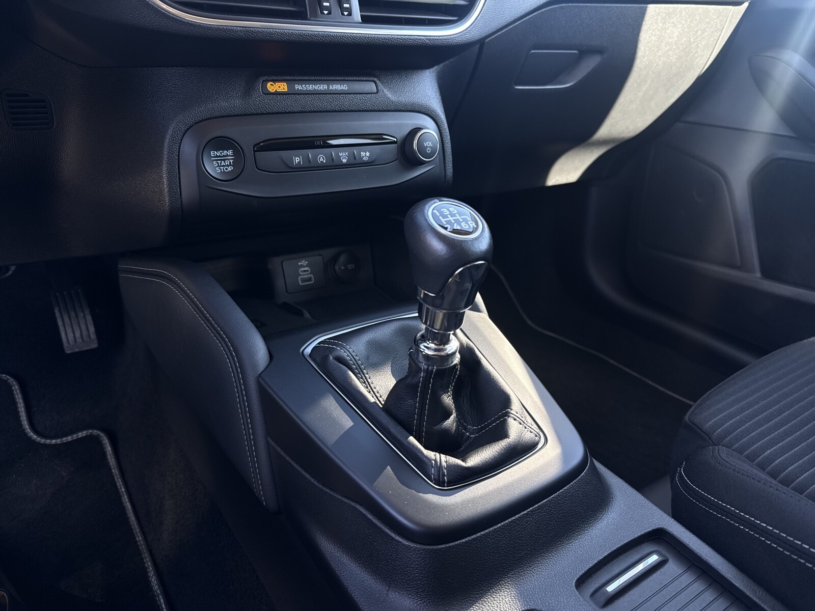 Ford Focus - zdjęcie 15