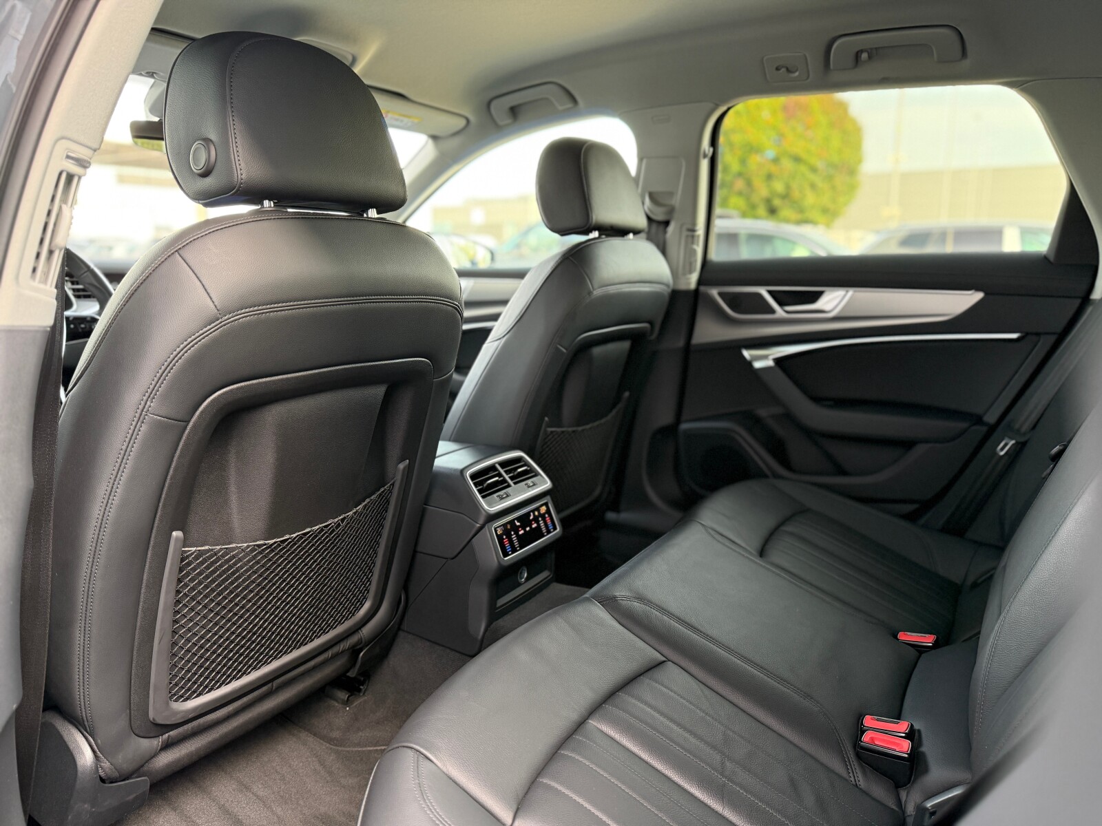 Audi A6 Avant - zdjęcie 11