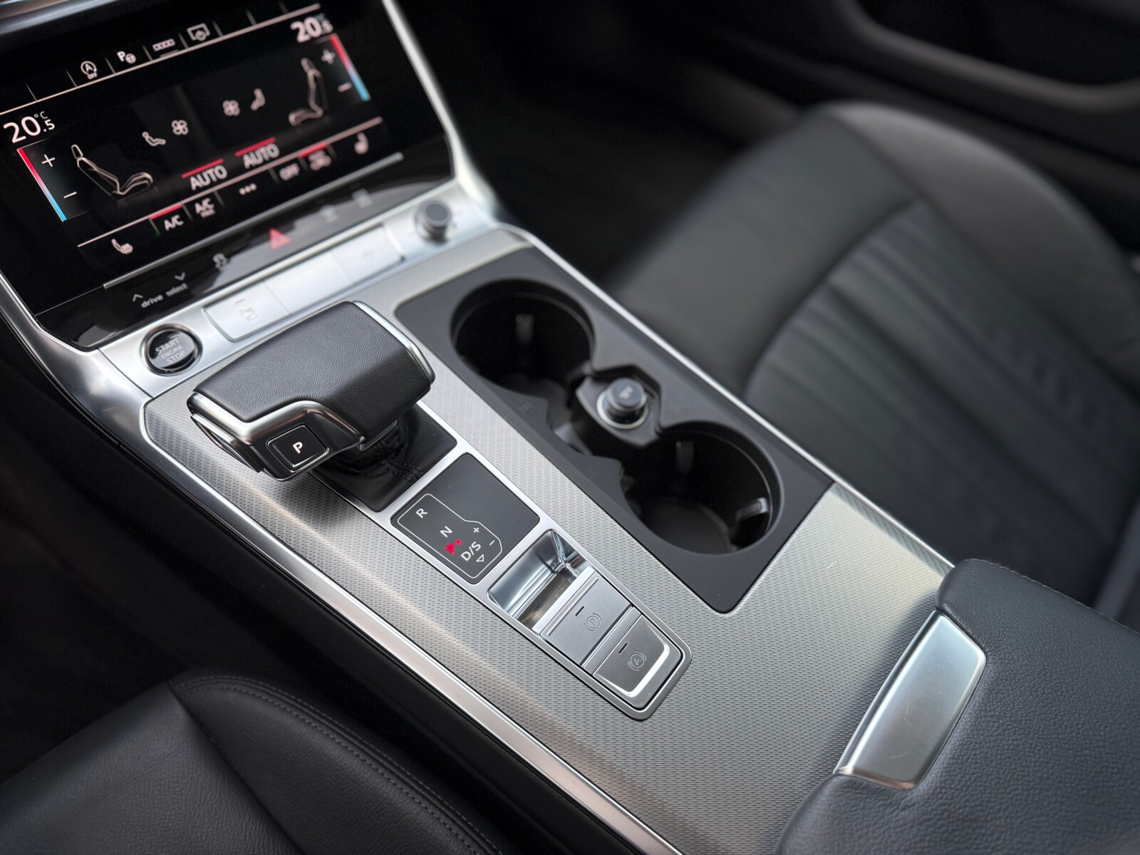 Audi A6 Avant - zdjęcie 24