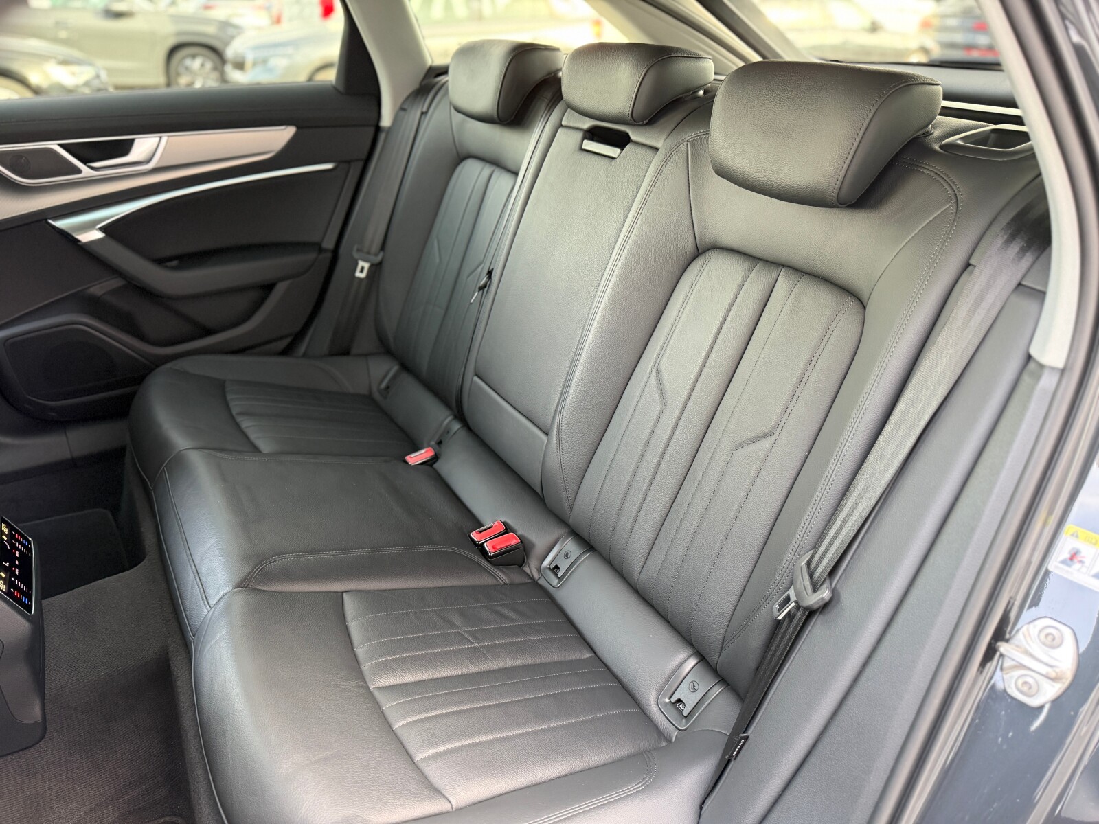 Audi A6 Avant - zdjęcie 12