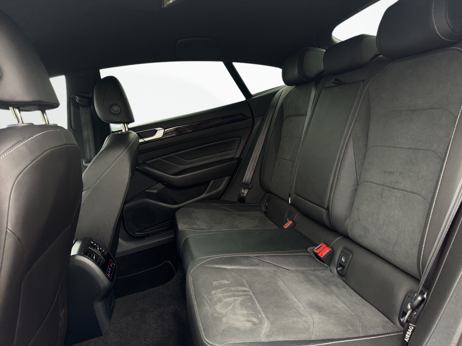 Volkswagen Arteon - zdjęcie 26