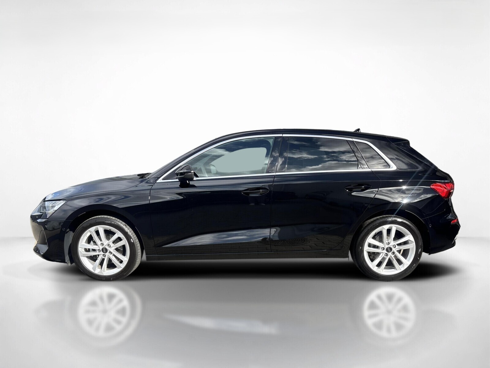 Audi A3 Sportback - zdjęcie 2