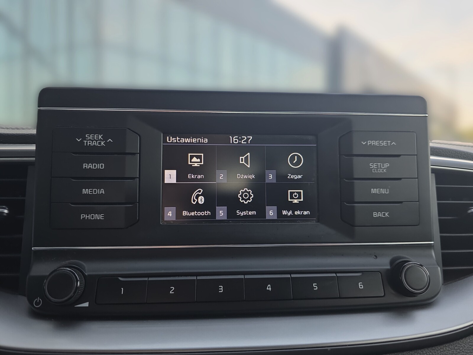 Kia Ceed - zdjęcie 22