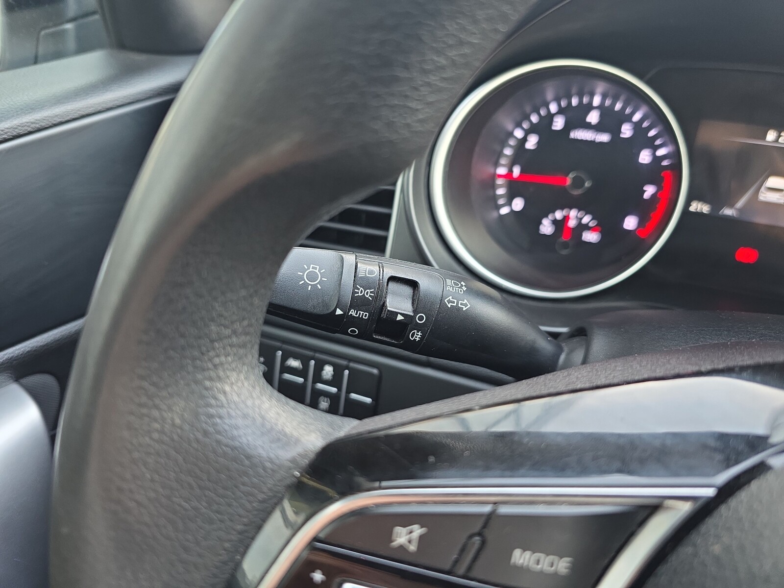 Kia Ceed - zdjęcie 14