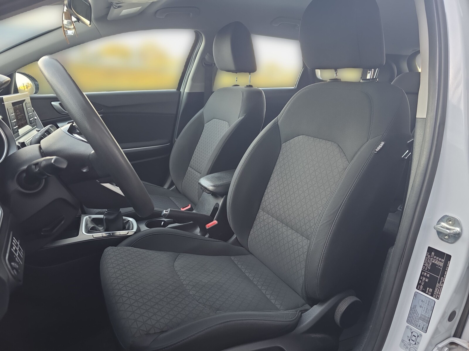 Kia Ceed - zdjęcie 9