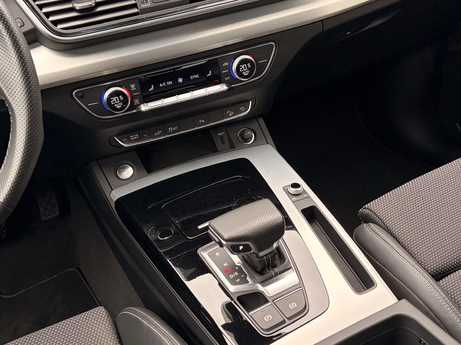 Audi Q5 Sportback TFSI e - zdjęcie 25