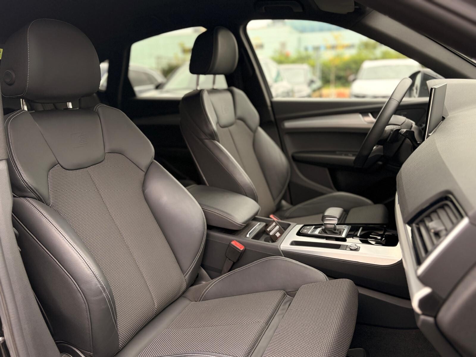 Audi Q5 Sportback TFSI e - zdjęcie 23