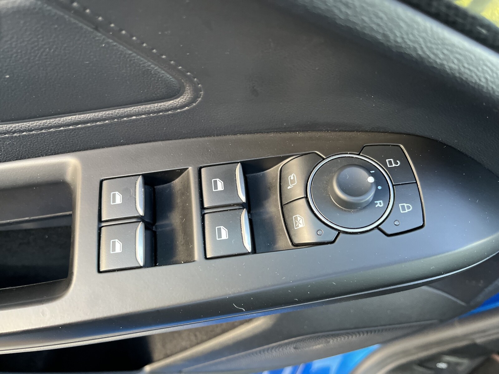 Ford Focus - zdjęcie 10
