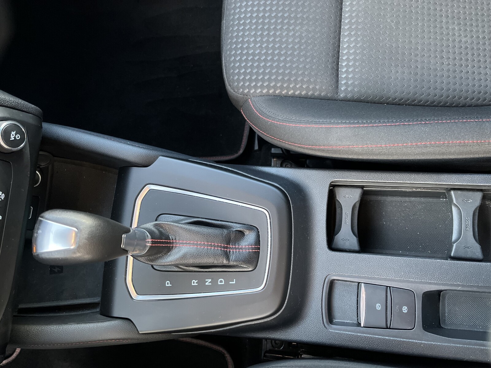 Ford Focus - zdjęcie 23