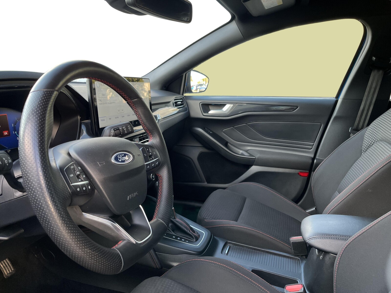 Ford Focus - zdjęcie 9