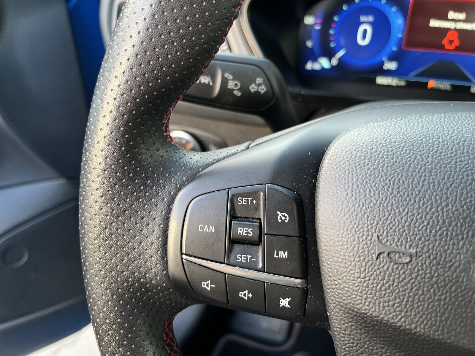 Ford Focus - zdjęcie 21