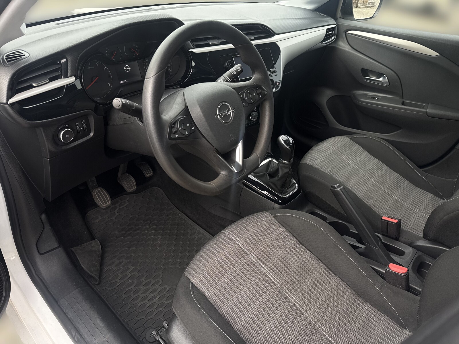 Opel Corsa - zdjęcie 9