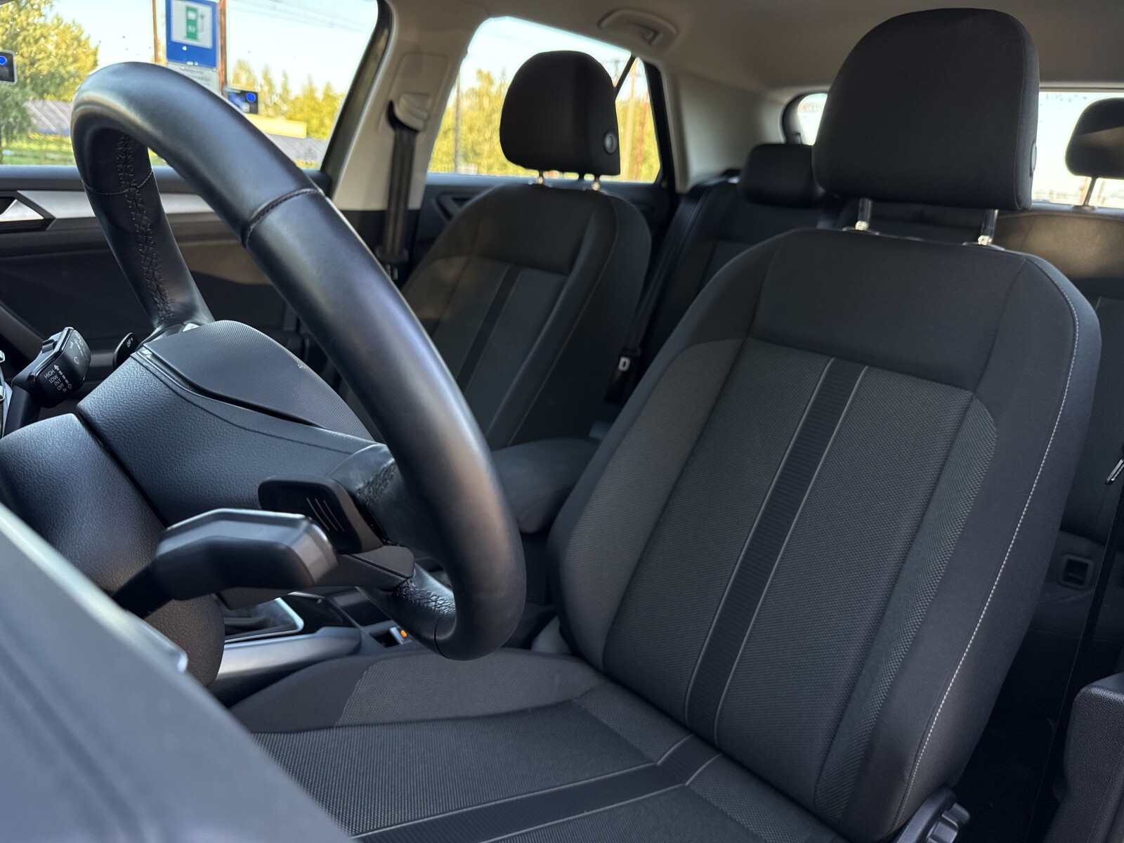 Volkswagen T-Roc - zdjęcie 11
