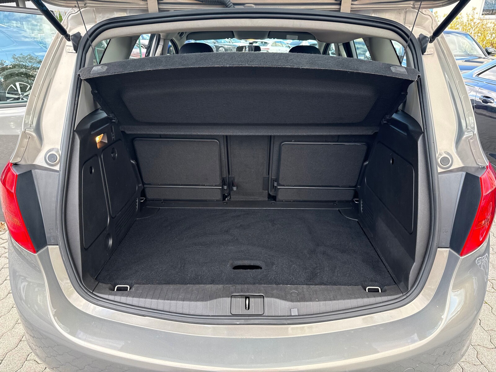 Opel Meriva - zdjęcie 23