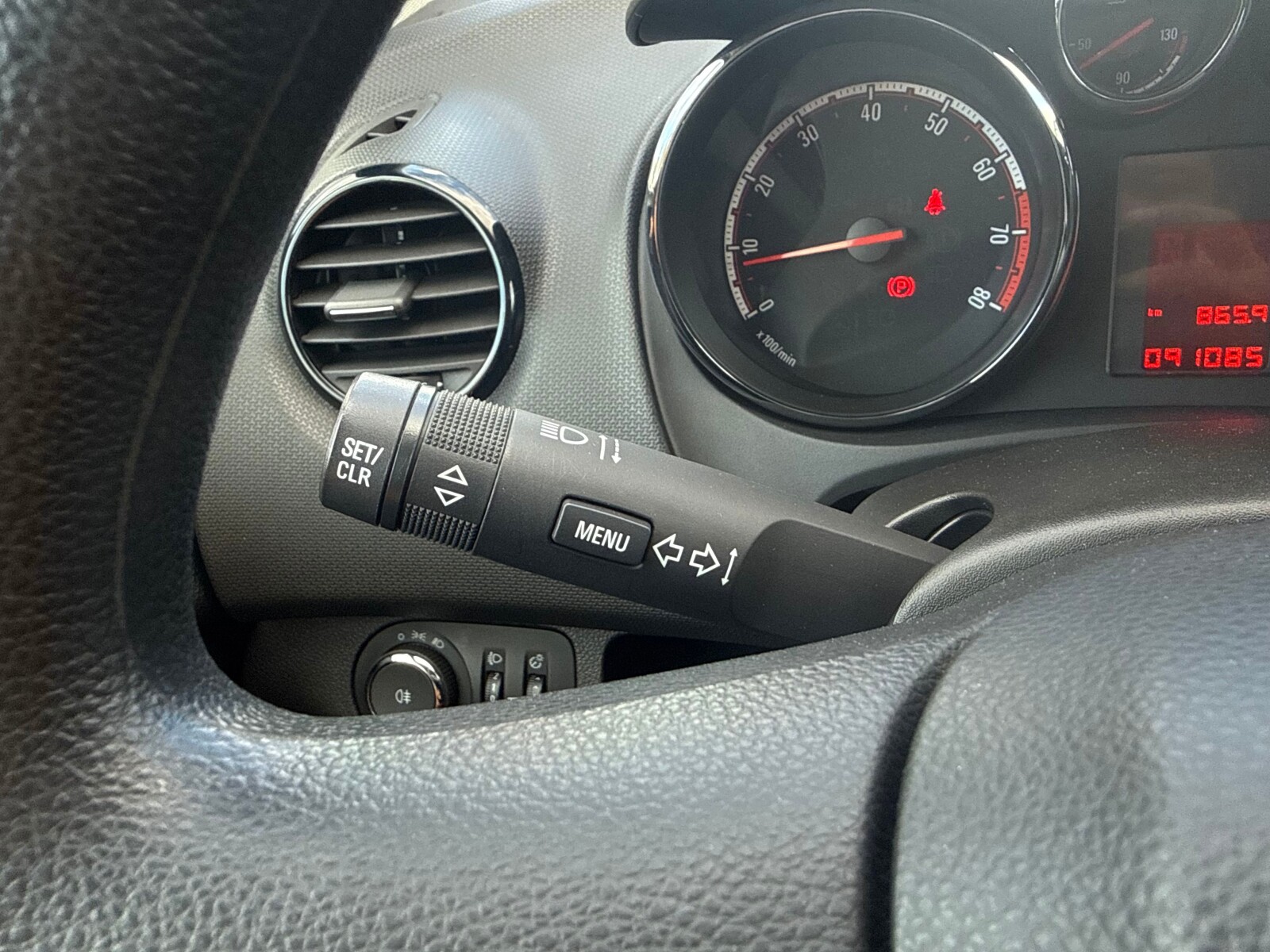 Opel Meriva - zdjęcie 16