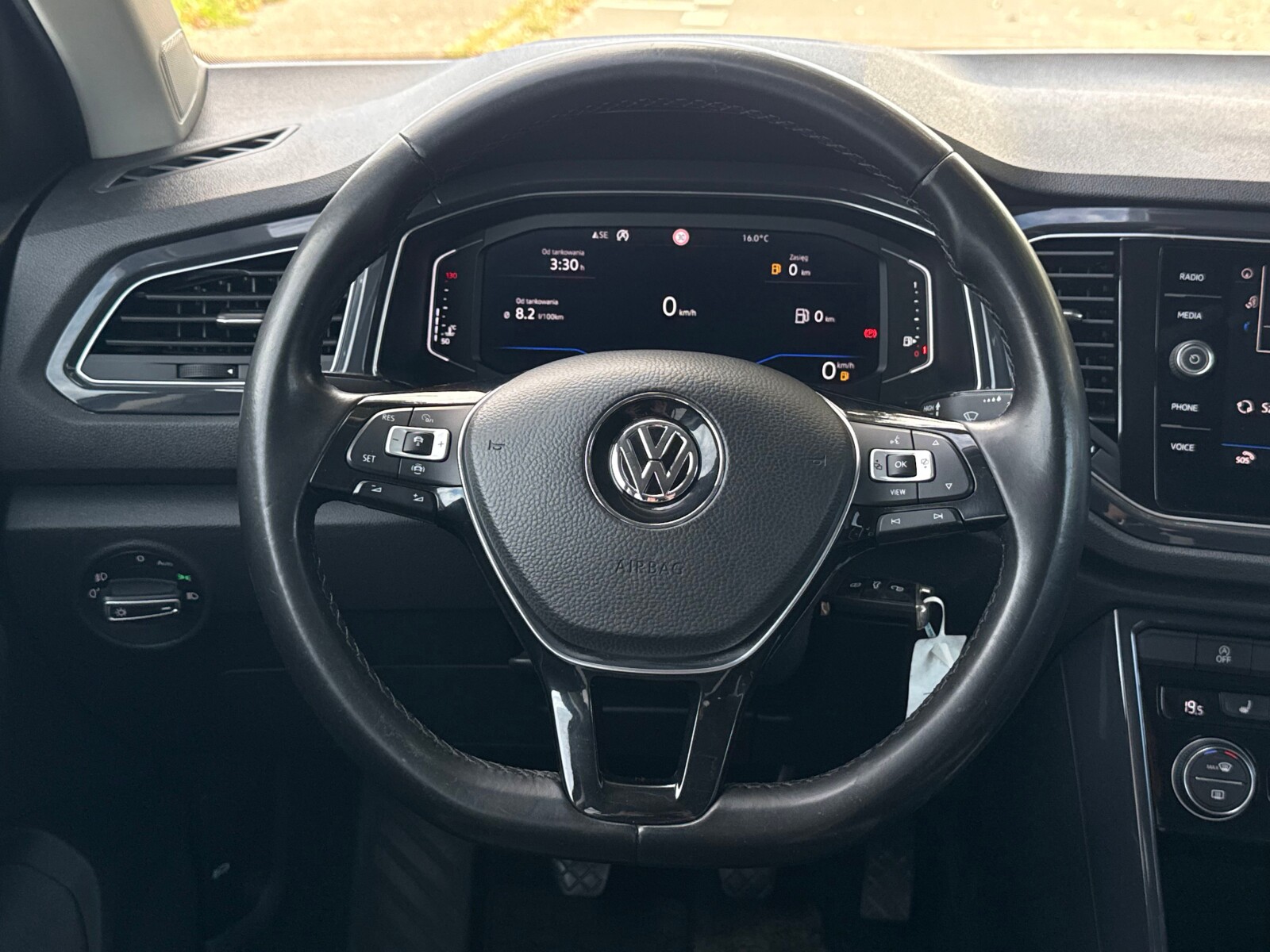 Volkswagen T-Roc - zdjęcie 14