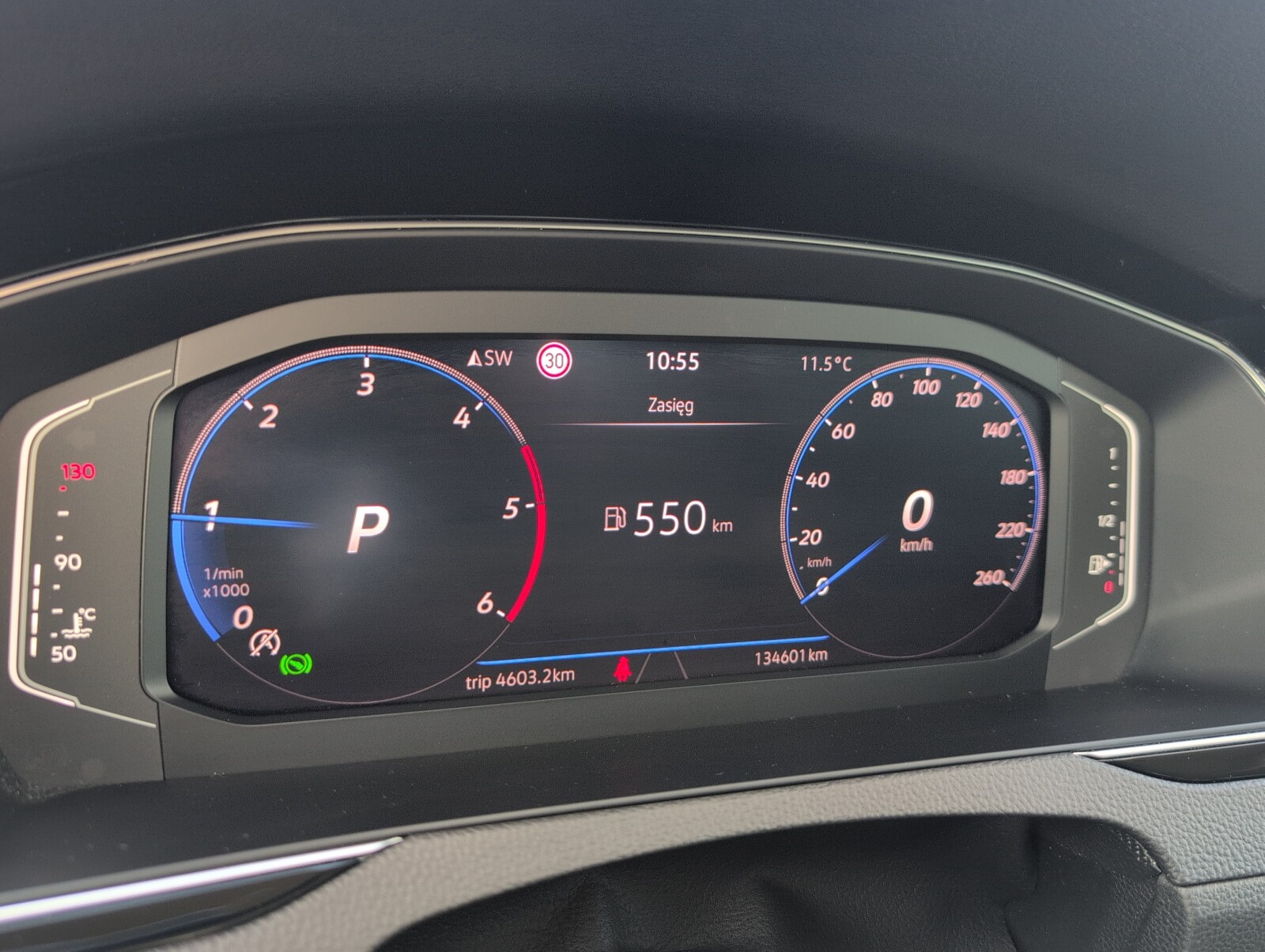 Volkswagen Passat - zdjęcie 24