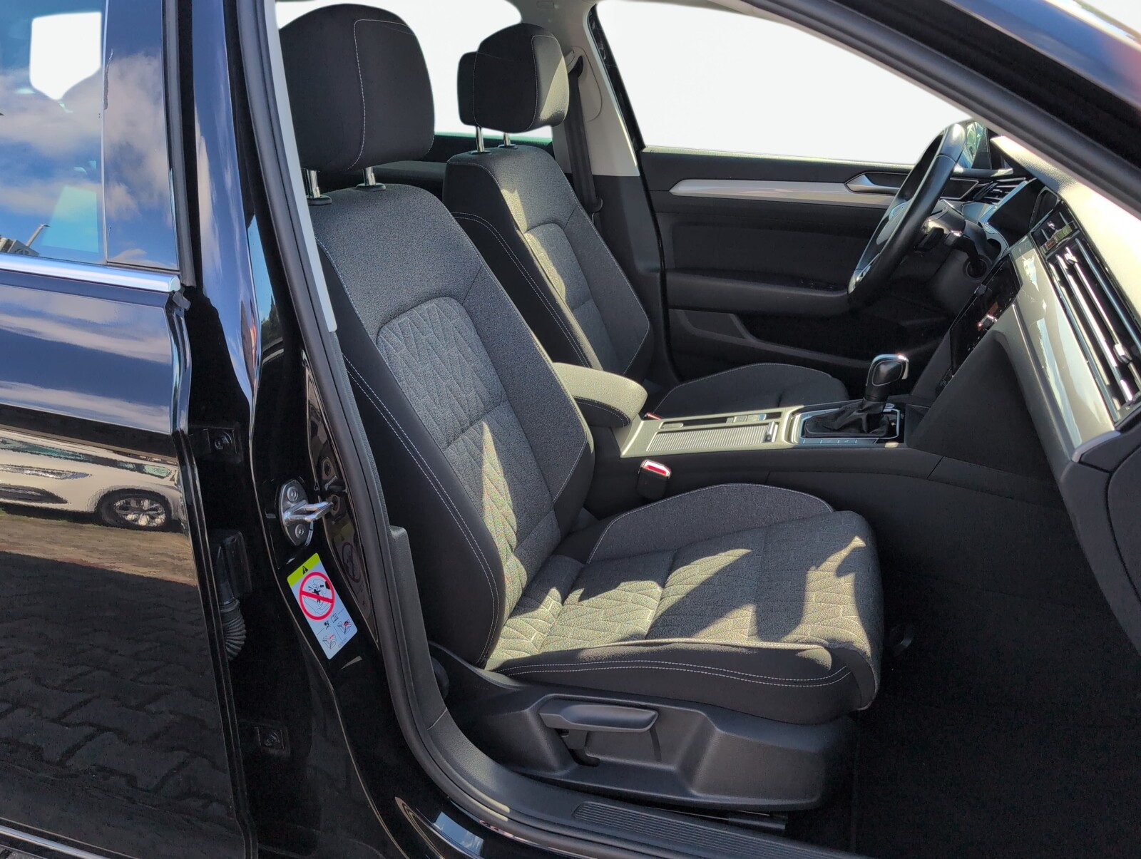 Volkswagen Passat - zdjęcie 17