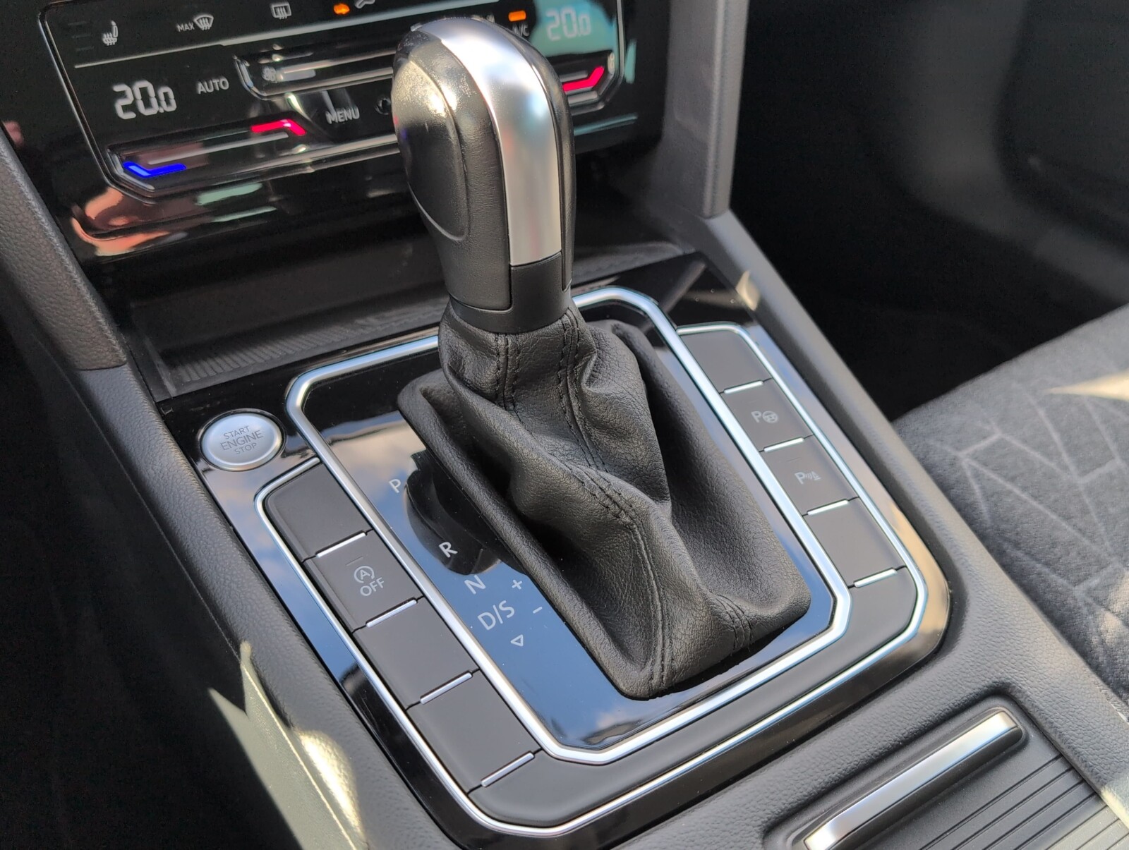 Volkswagen Passat - zdjęcie 37