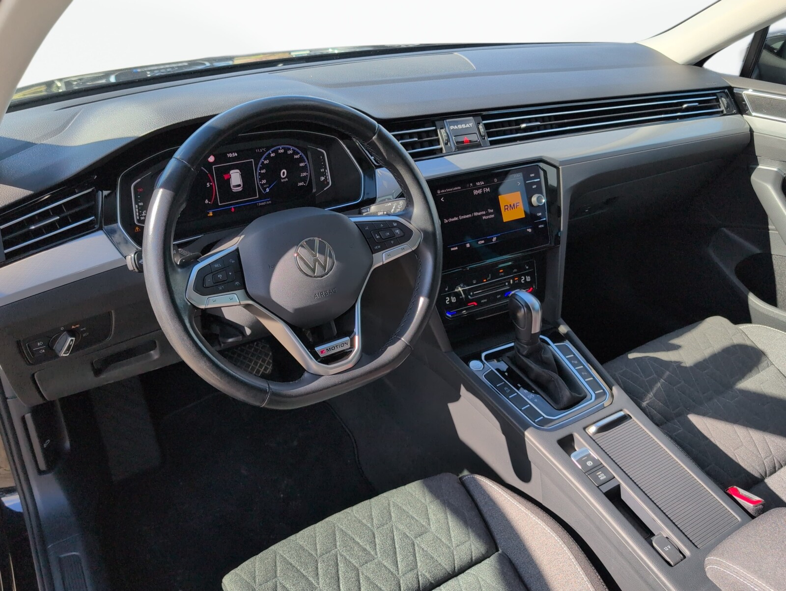 Volkswagen Passat - zdjęcie 20