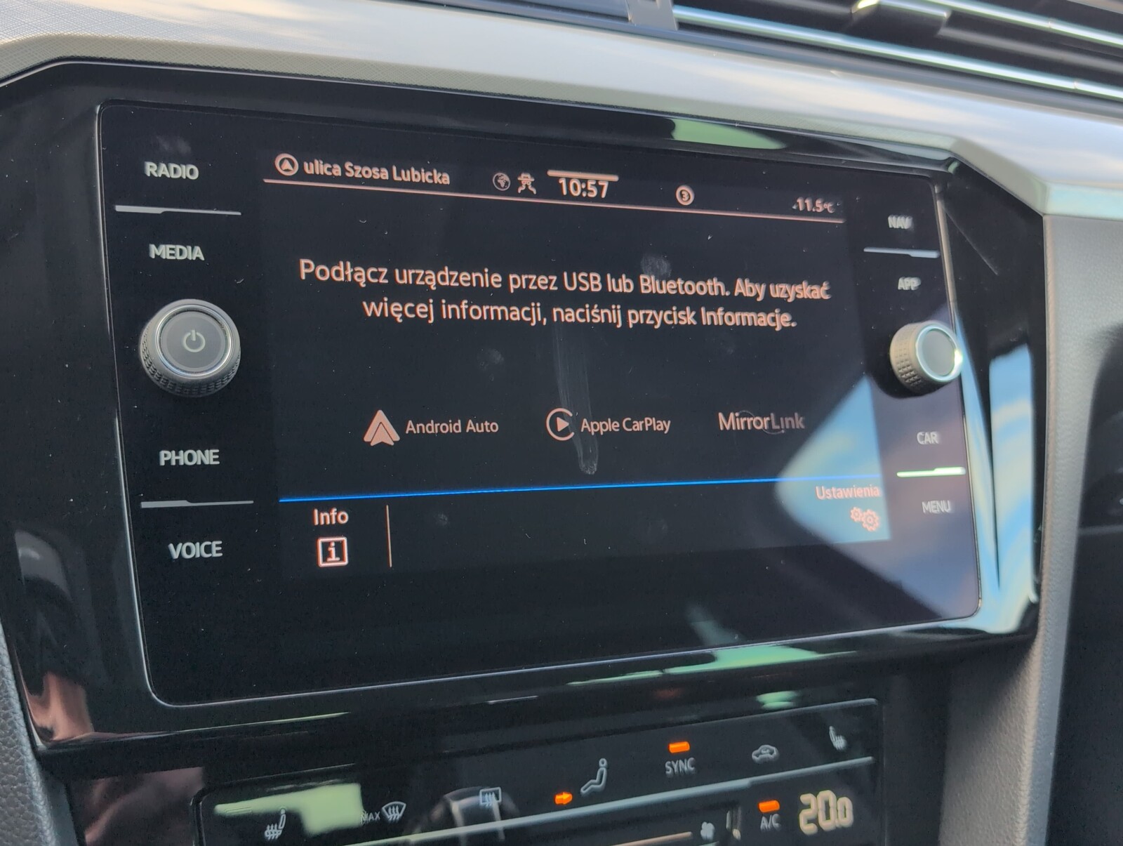 Volkswagen Passat - zdjęcie 29