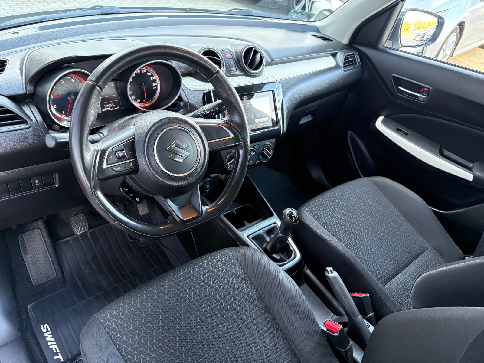 Suzuki Swift - zdjęcie 11