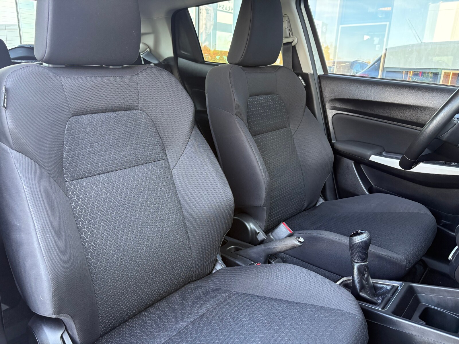 Suzuki Swift - zdjęcie 16
