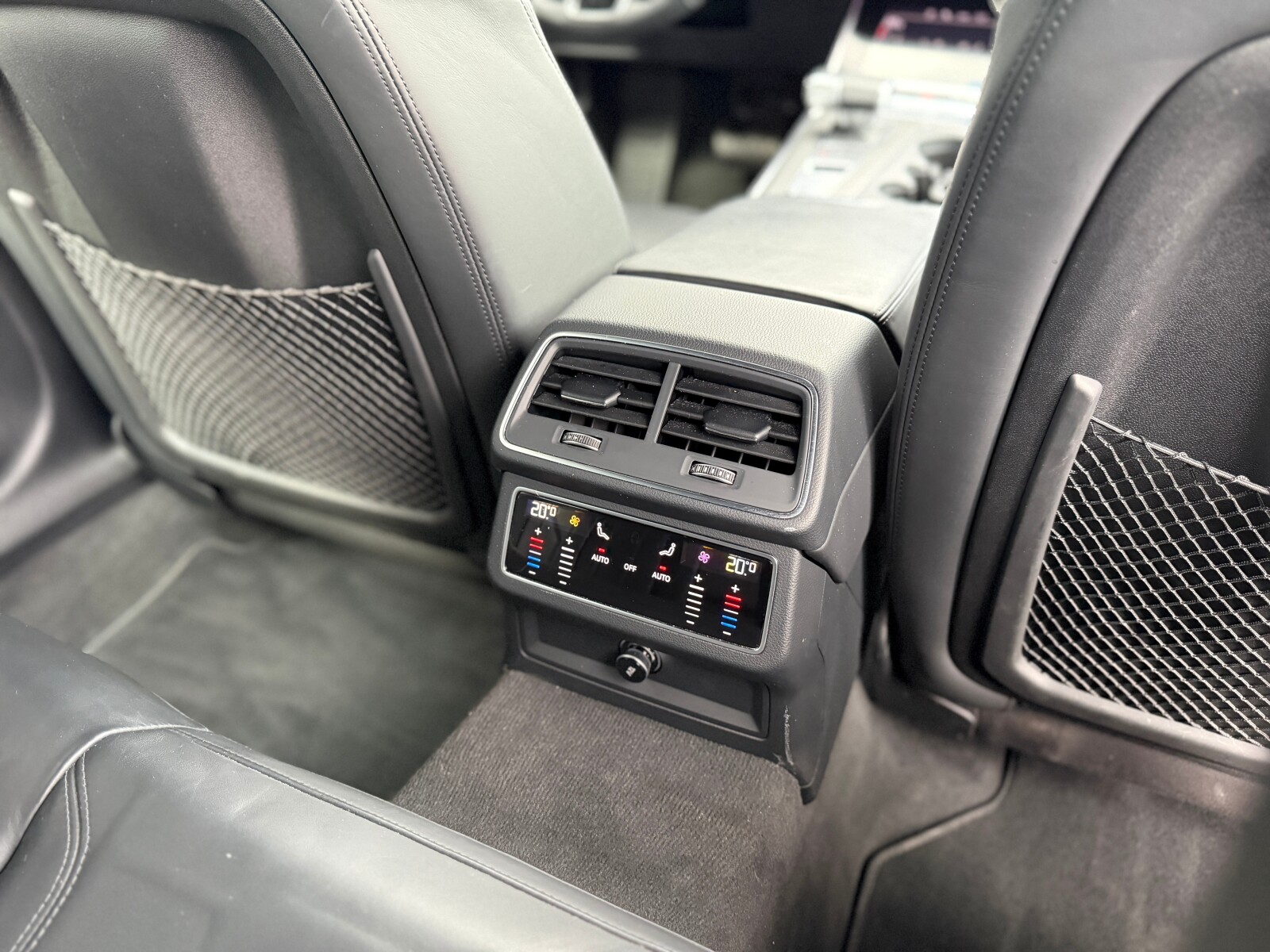 Audi A6 Avant - zdjęcie 12