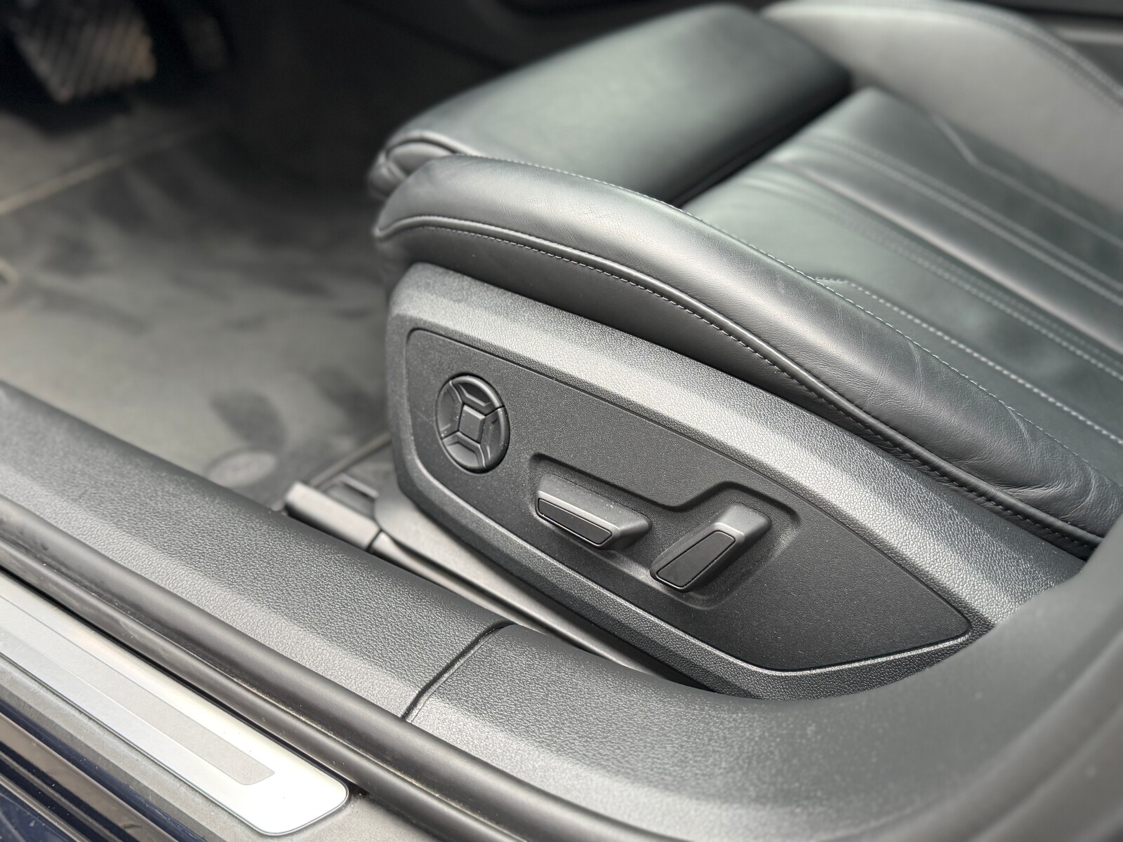 Audi A6 Avant - zdjęcie 18