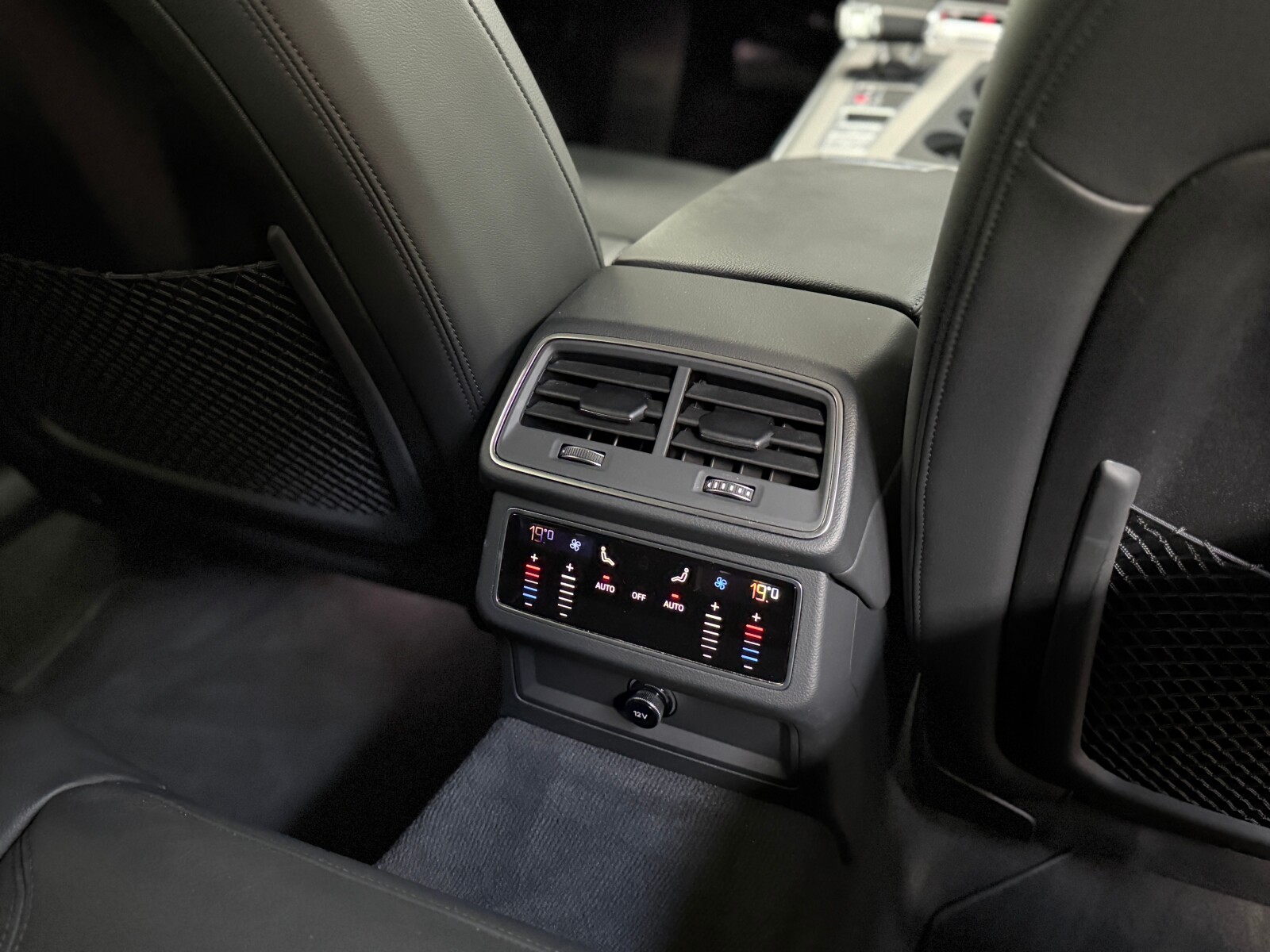 Audi A6 Avant - zdjęcie 12