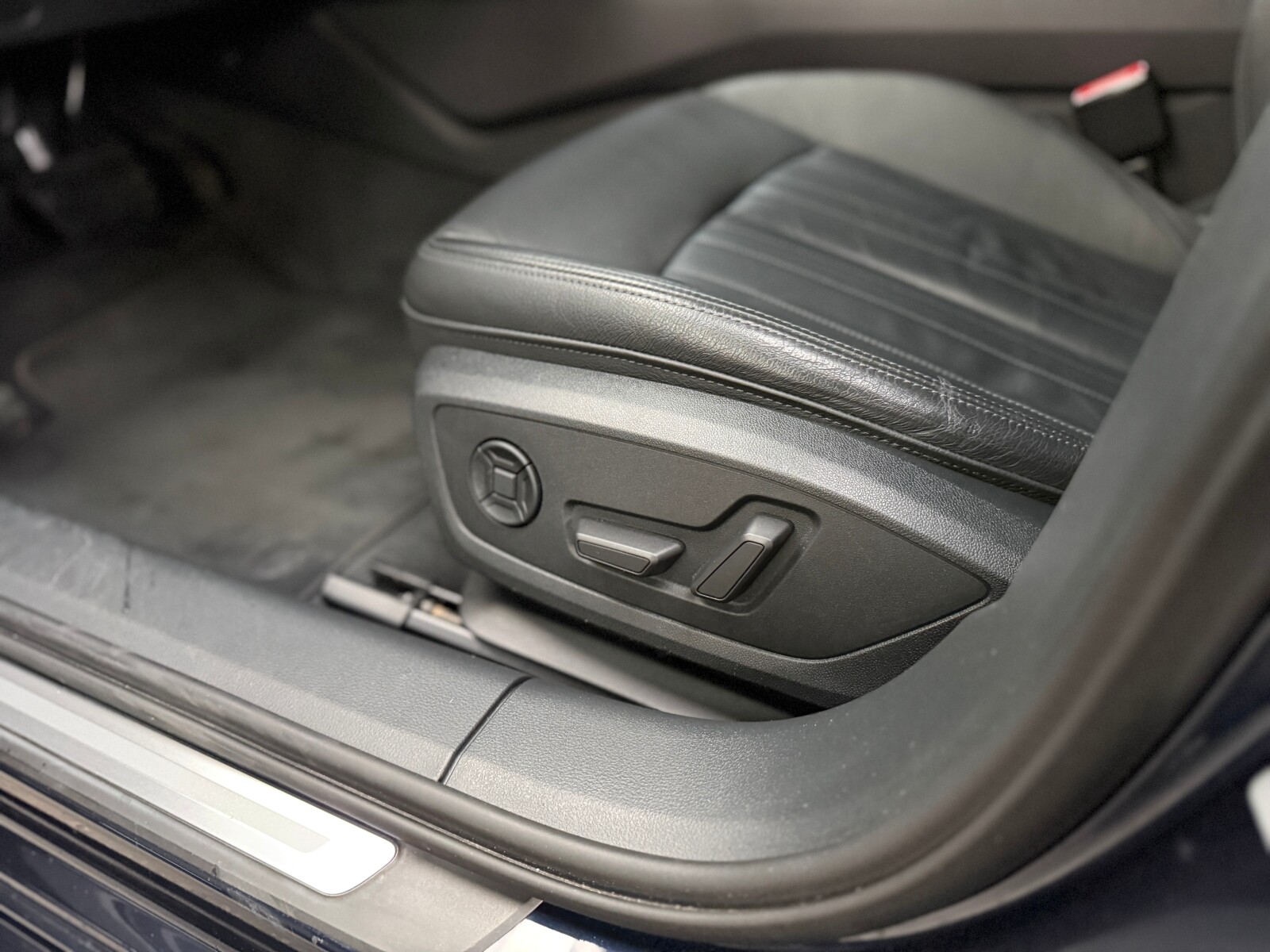 Audi A6 Avant - zdjęcie 18