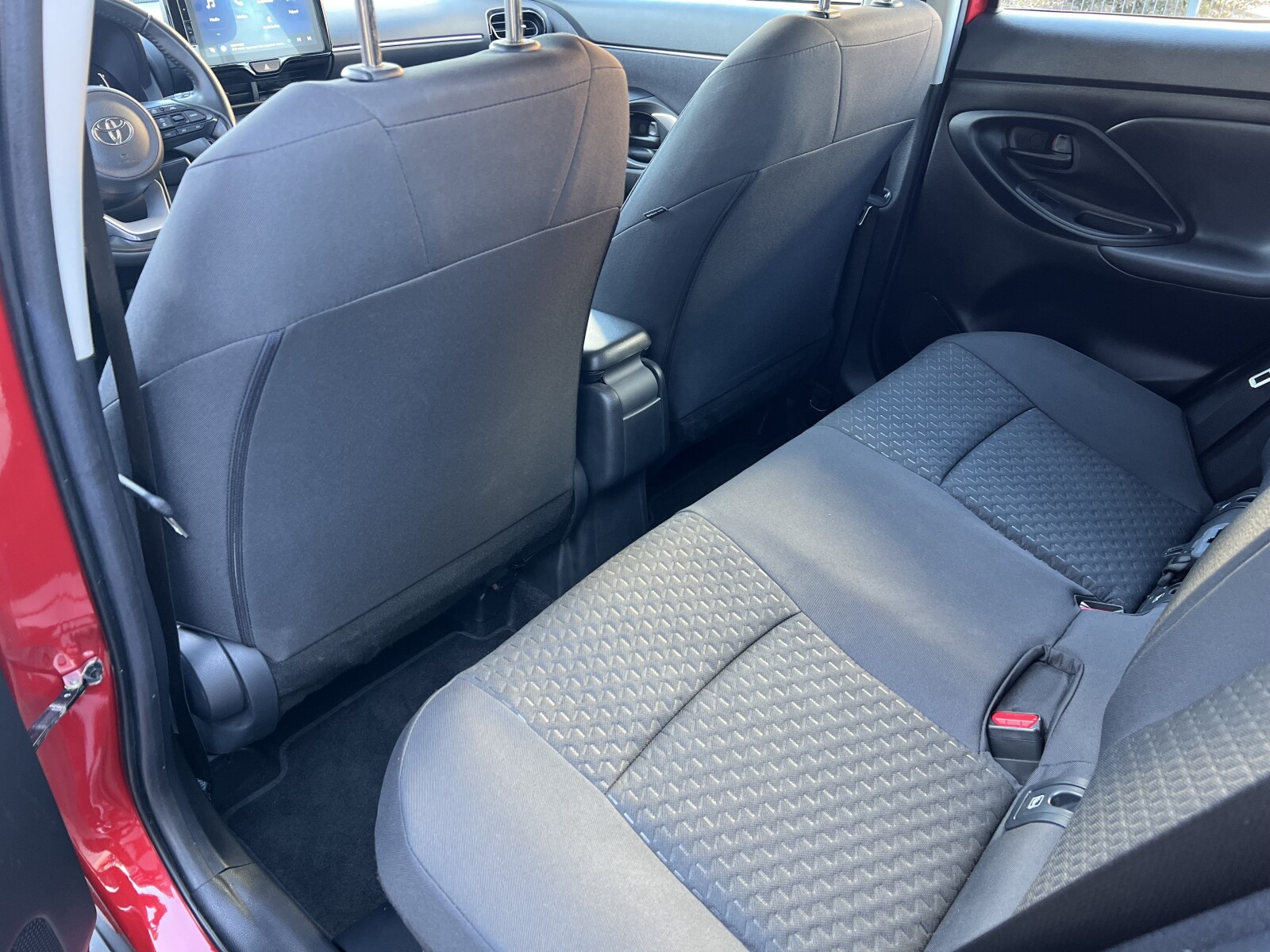 Toyota Yaris Cross - zdjęcie 24