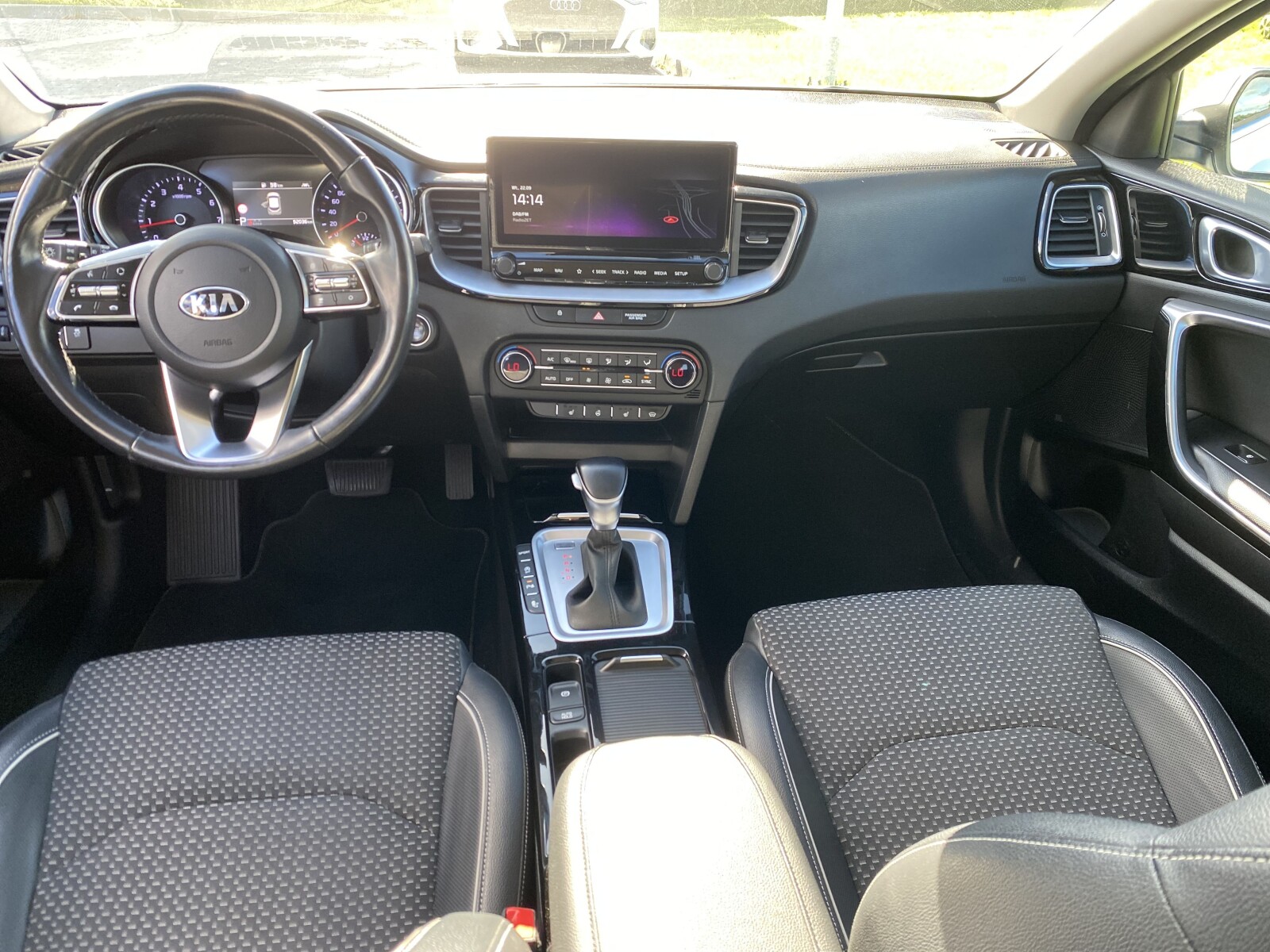 Kia XCeed - zdjęcie 11
