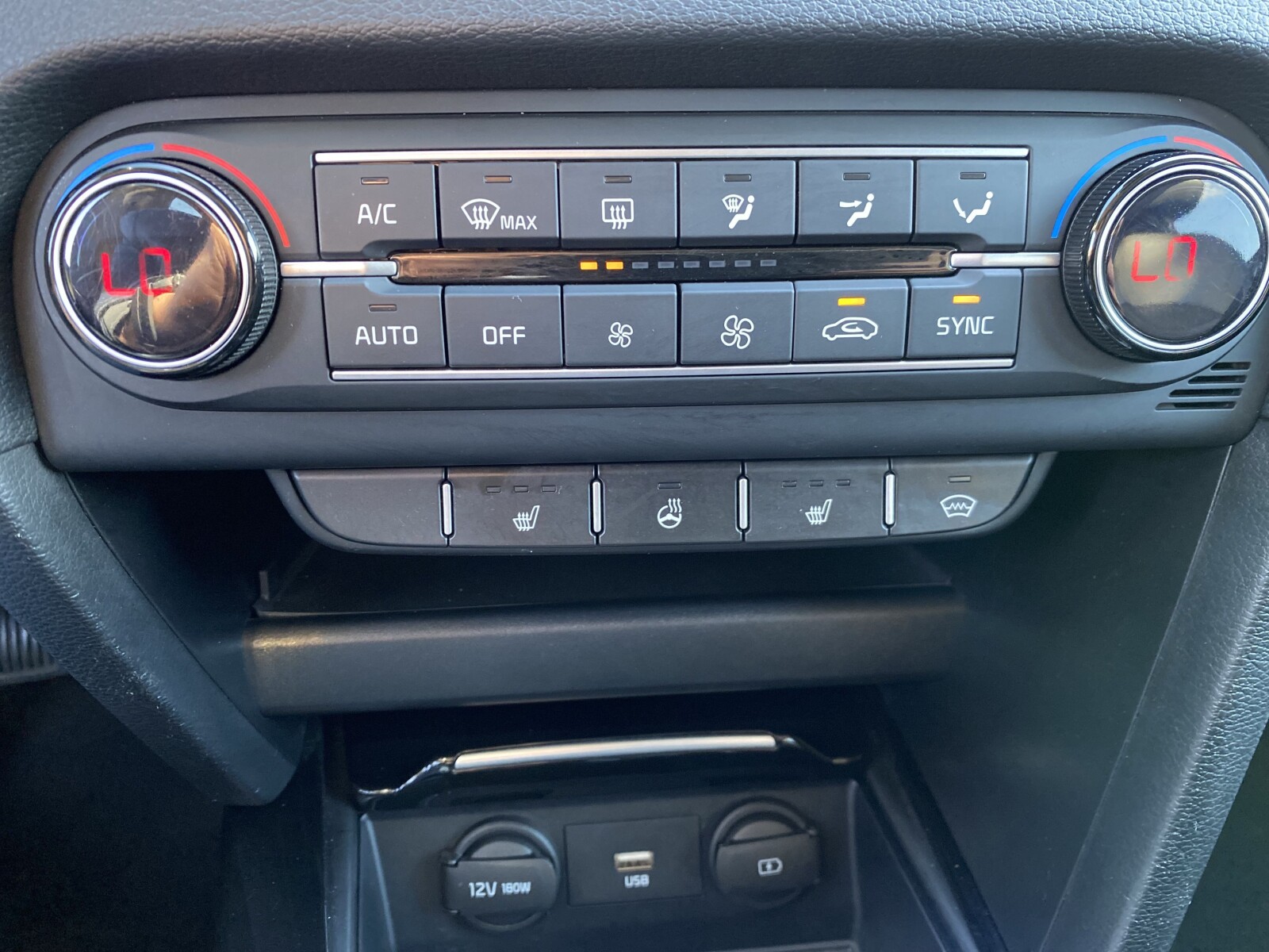 Kia XCeed - zdjęcie 28